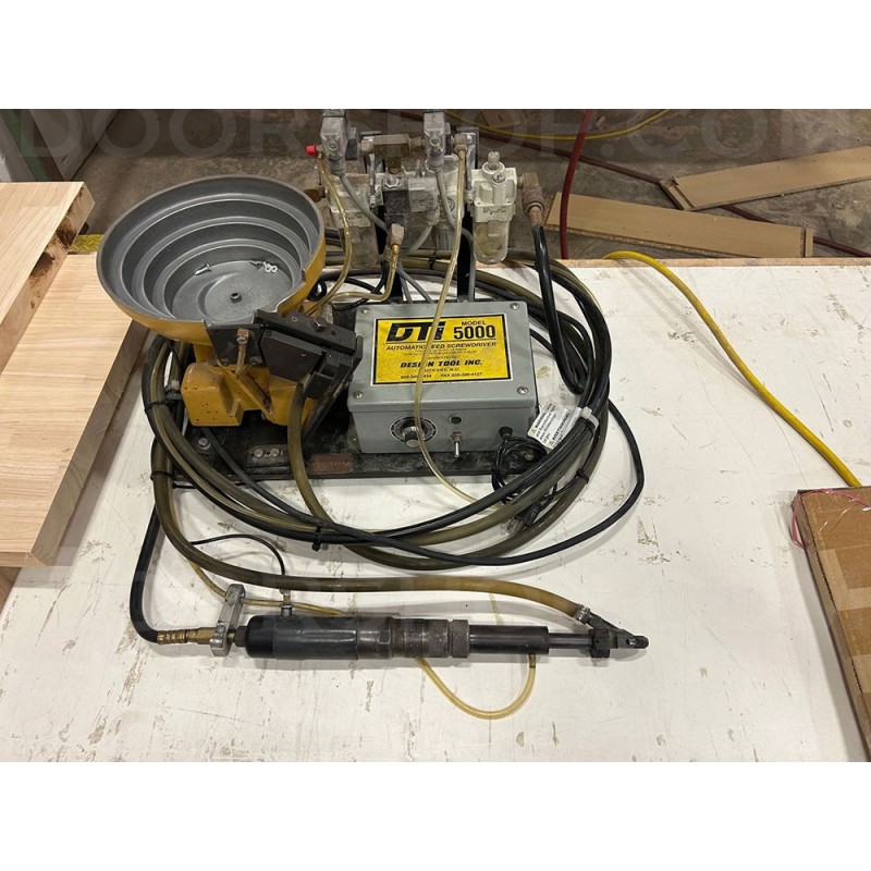 DTI 5000 Automatic Screwfeeder for Vertical Door Machines