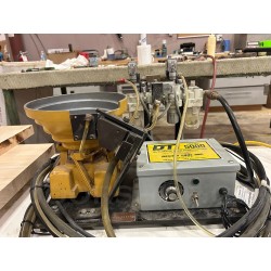 DTI 5000 Automatic Screwfeeder for Vertical Door Machines
